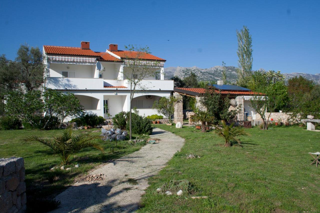 Apartments Punta Seline Luaran gambar