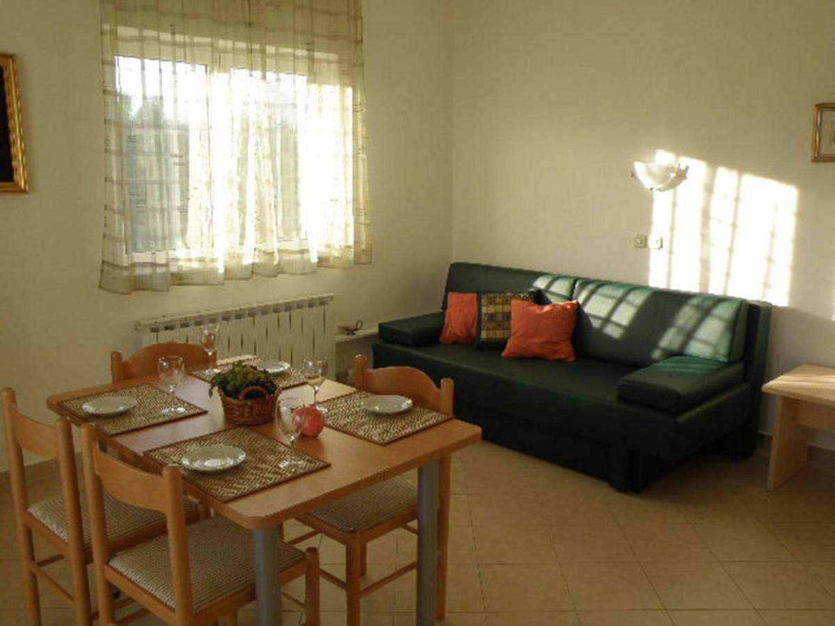 Apartments Punta Seline Luaran gambar