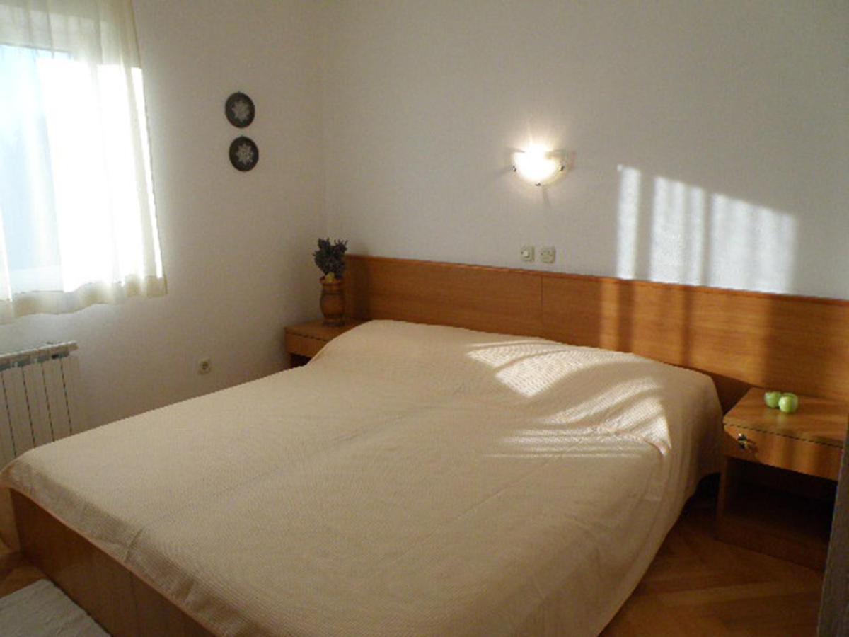 Apartments Punta Seline Luaran gambar
